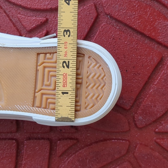 Jeen Ardor Women's size 8 white canvas fashion low-top sneakers - Picture 12 of 15